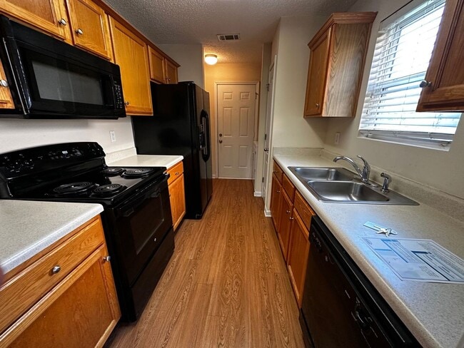 Building Photo - BRIDGEWATER HOME! PRE-LEASING FOR AUGUST 2026!