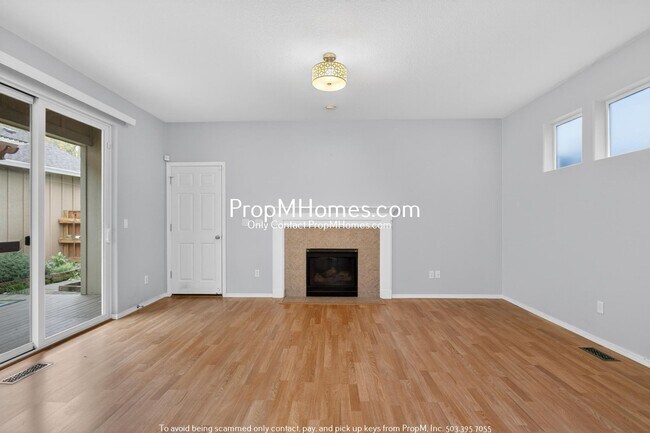Building Photo - Gorgeous Updated Home in Witch Hazel!