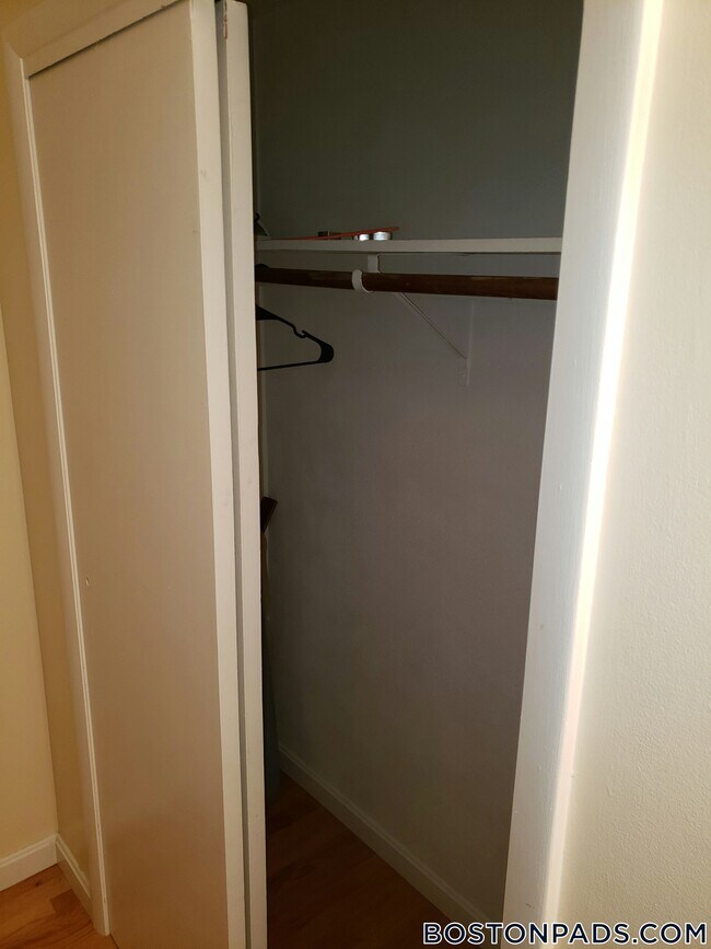 Building Photo - 33 Oxford Cir