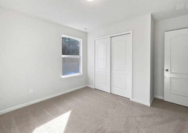 Building Photo - 15713 Lexington Park Blvd