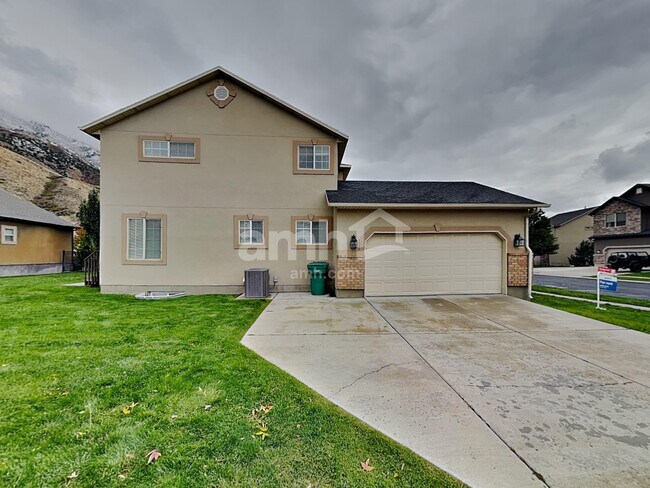 Building Photo - 10766 N Cypress