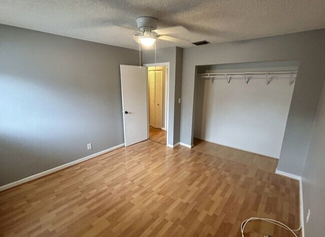 Building Photo - 8626 Cattail Dr