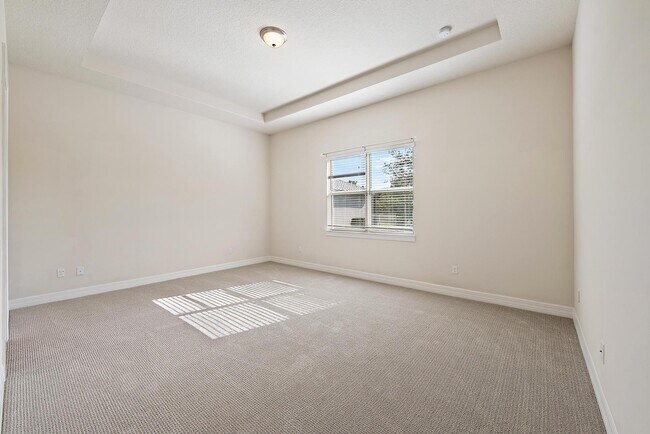 Building Photo - 127 Shores Pointe Dr