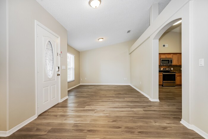 Building Photo - 927 Westline Ave