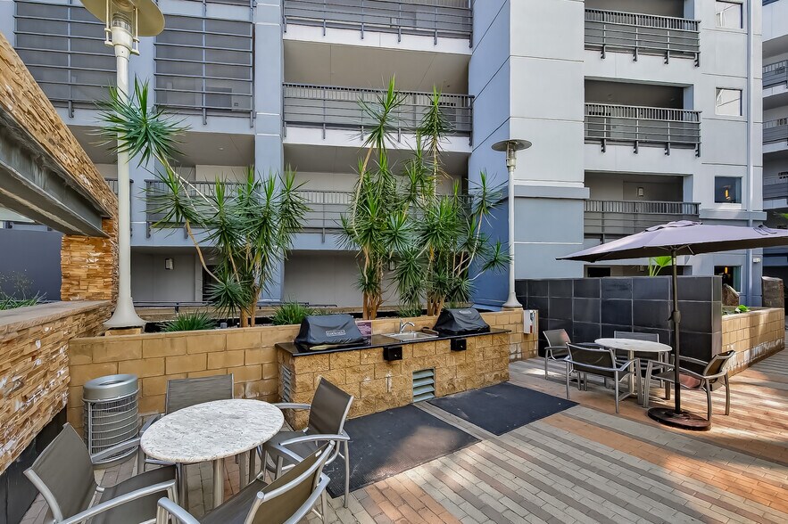 Building Photo - 629 Traction Ave