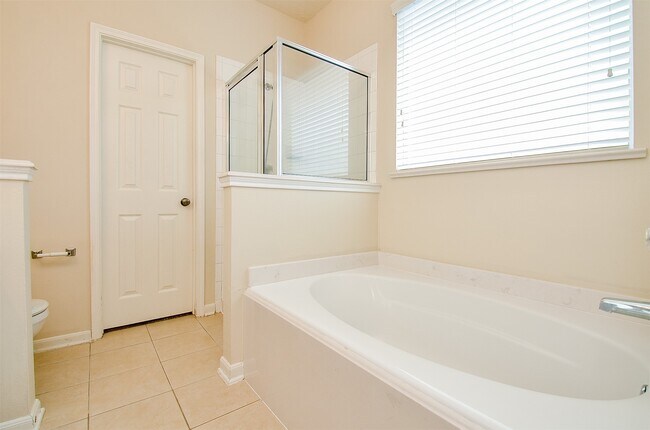 Building Photo - 7415 Oakwood Canyon Dr