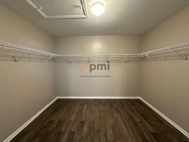 Building Photo - 1864 Westridge Dr
