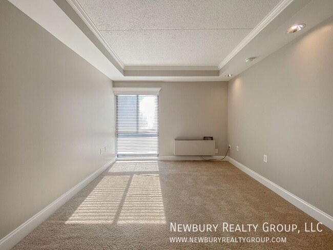 Building Photo - 530 N Main St