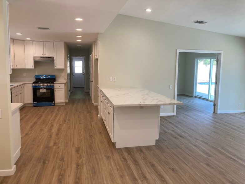 Kitchen/West Hallway - 20333 Germain St