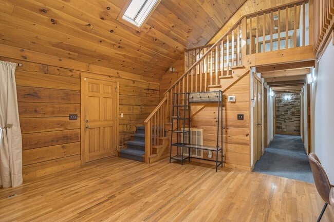 Building Photo - 1762 Burke Hollow Rd