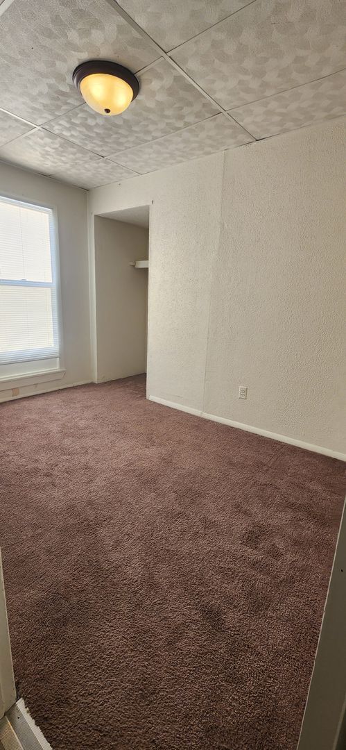 Building Photo - 520 S Warren Ave