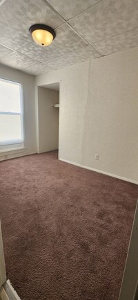 Building Photo - 520 S Warren Ave