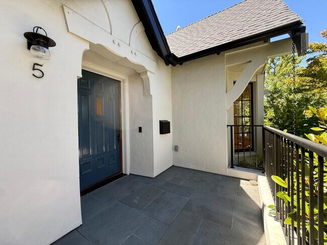 Building Photo - 5 Monte Vista Ave