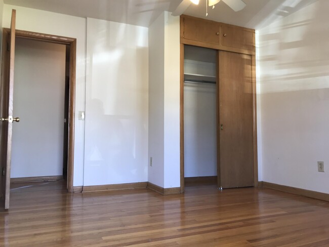 Building Photo - 2313 Brentwood Pkwy