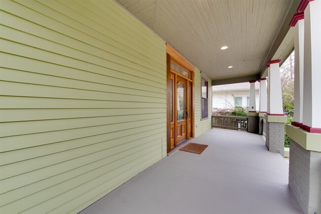 Building Photo - 401 Willard St