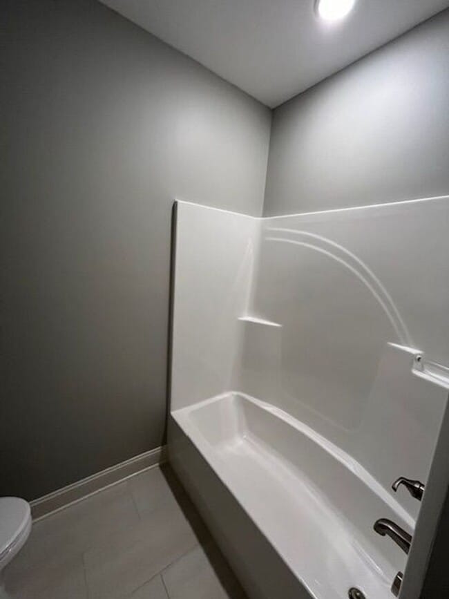 Building Photo - 3 BEDROOM 2 BATH HOME FOR RENT NEAR JOYNER...