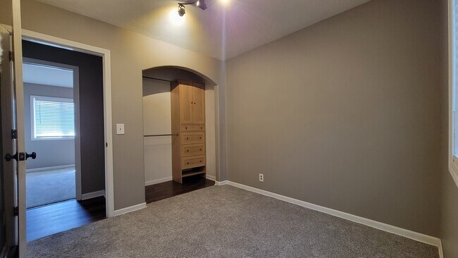 Building Photo - Josephine (Millard Highlands South)
