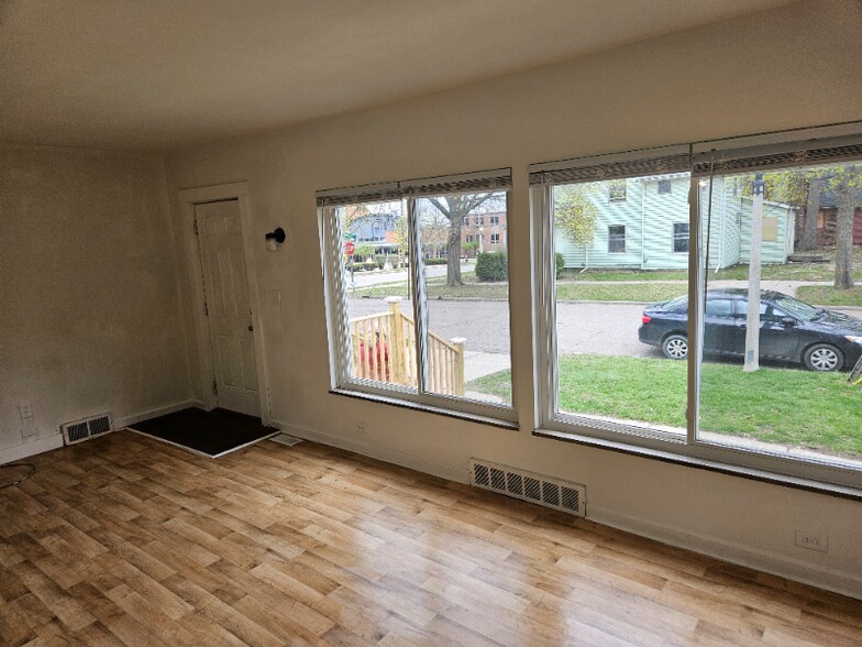 Building Photo - 1604 Coleman Ave