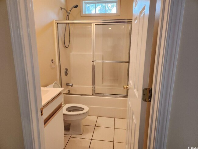 Building Photo - 33 Golf View Ct