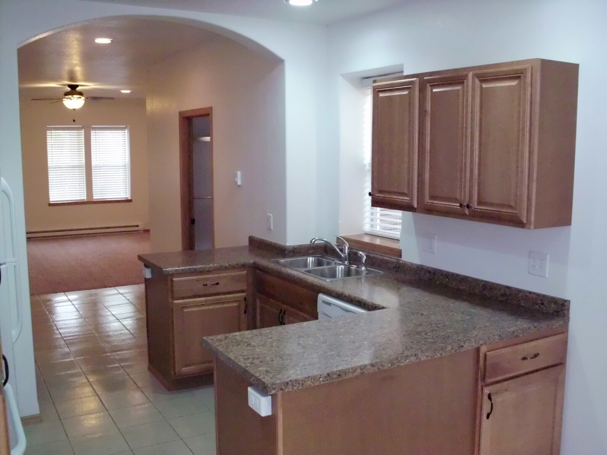 Building Photo - 1303 E 2nd St