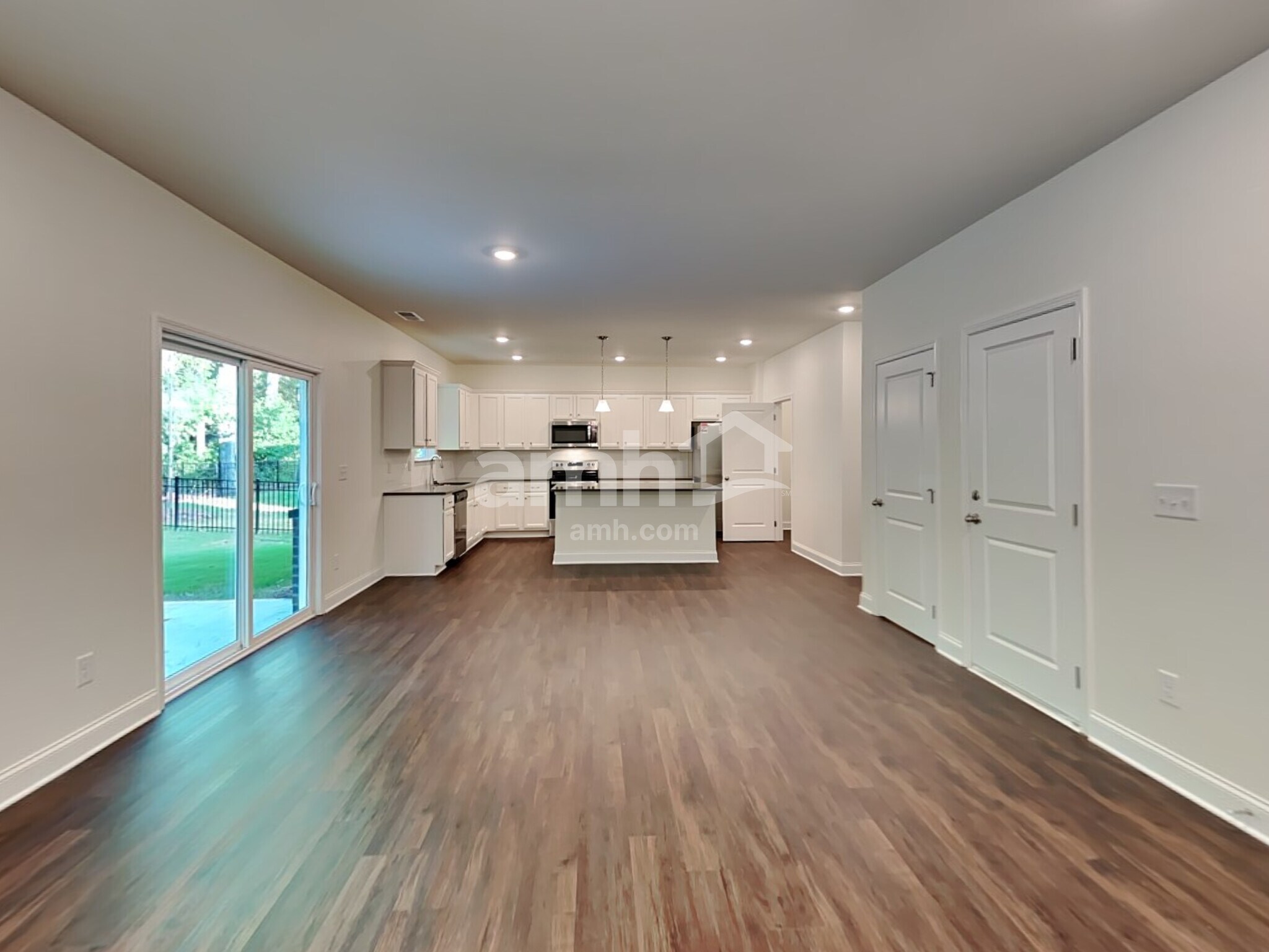 Building Photo - 669 Carnaby Ln