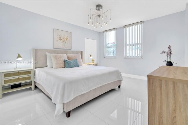 Building Photo - 2080 S Ocean Dr