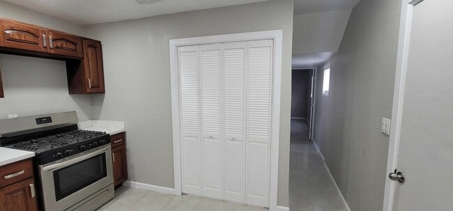 Building Photo - 3031 Findley Ave