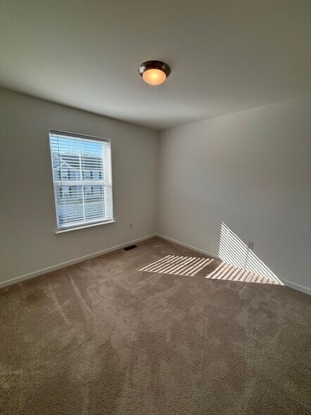 Building Photo - 8150 Lenker Dr