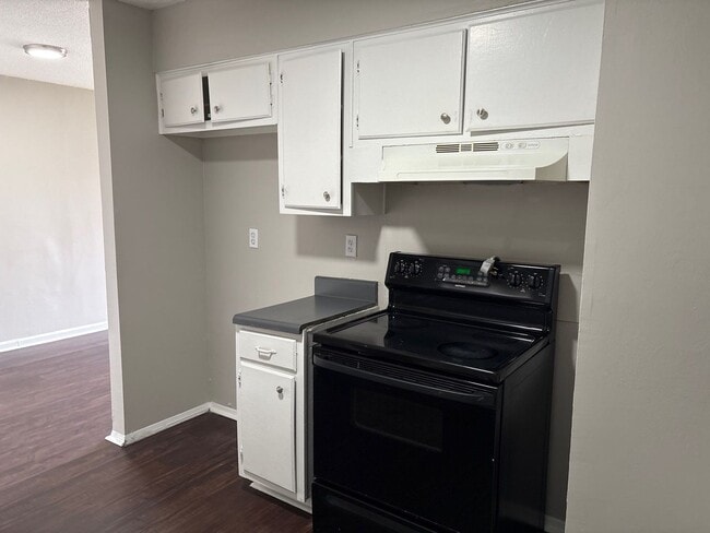 Building Photo - Very Nice Home in Raleigh - Open To Section 8