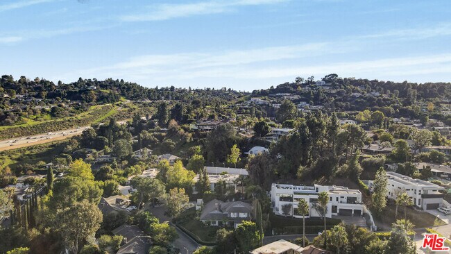 Building Photo - 3690 Crownridge Dr