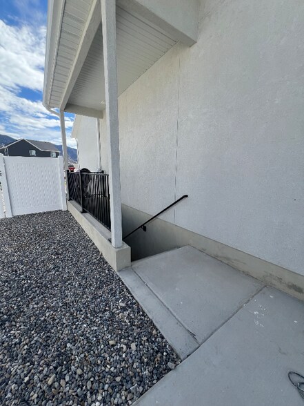 Building Photo - 3038 Red Fox Dr