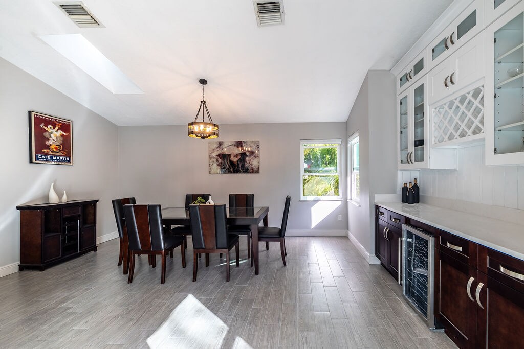 Building Photo - 9330 Seagrape Dr