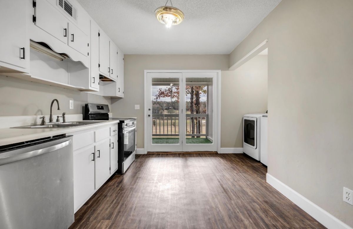 Building Photo - 1957 Darryl Dr