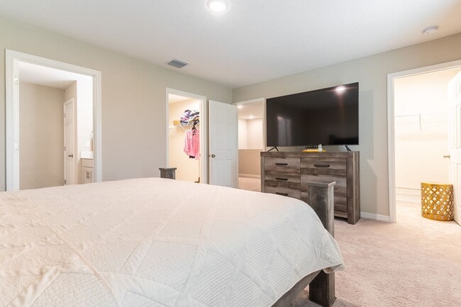 Building Photo - Stunning, Pet-Friendly, 4 Double bedroom, 2.5 Bathroom Home in Crosswind Point, Parrish