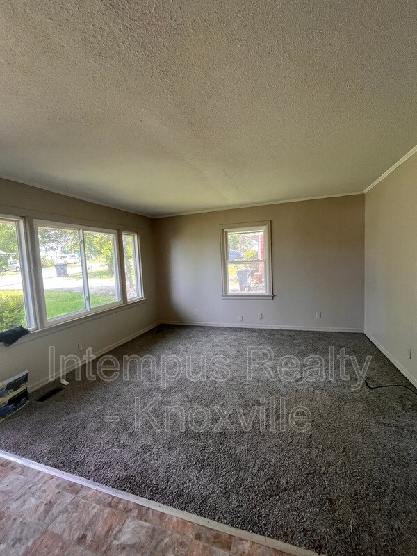 Building Photo - 3116 Sunset Ave