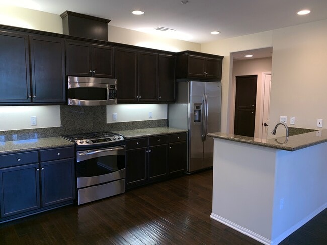 Building Photo - 10777 Canyon Grove Trail