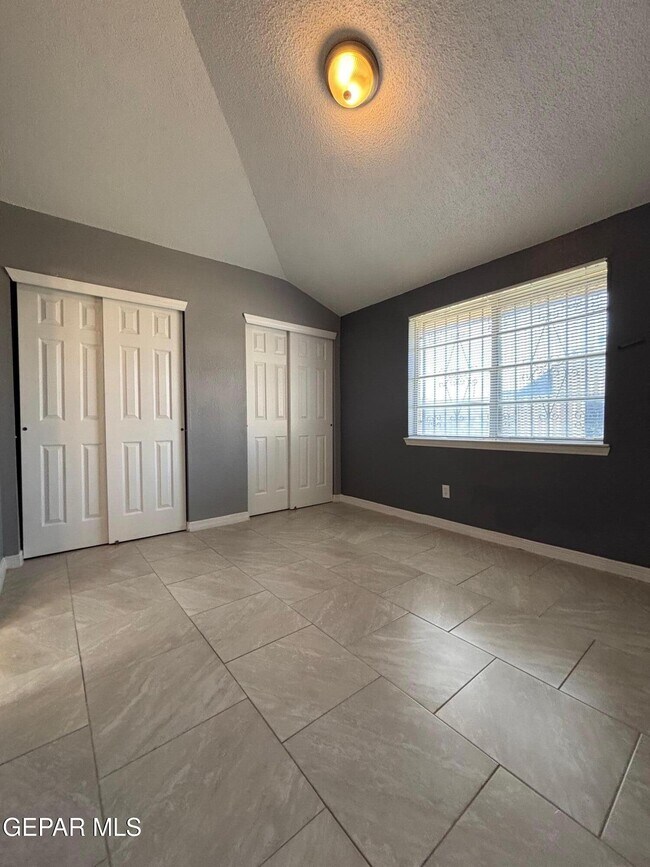 Building Photo - 10930 Delafield Dr