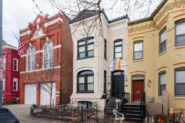 Building Photo - 929 R St NW