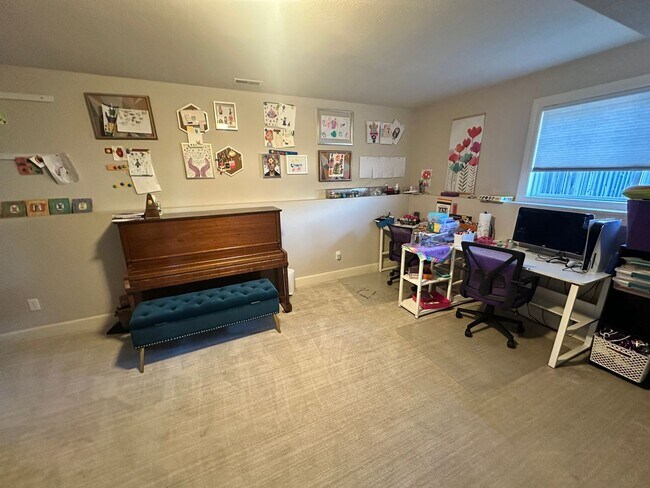 Building Photo - Italian Estates Property Management