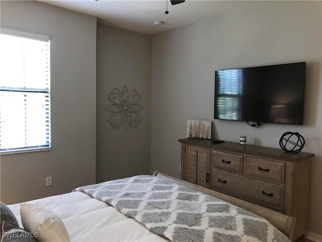 Building Photo - 11875 Izarra Way