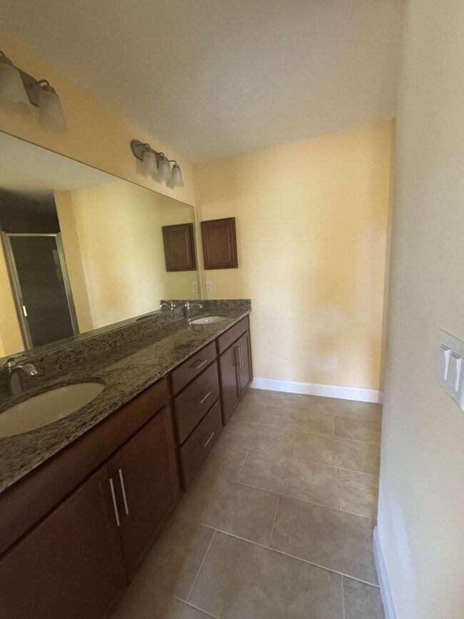 Building Photo - Spacious 4BR/2BA Home in Oaks at Ocala Cro...
