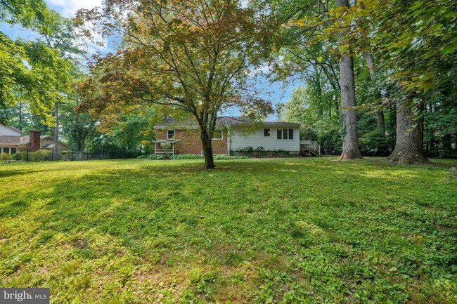 Building Photo - 709 Ellsworth Ave