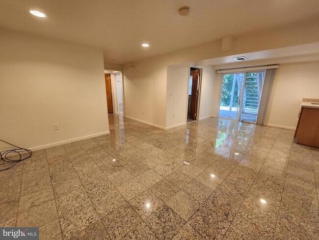 Building Photo - 13805 Fulmer Dr