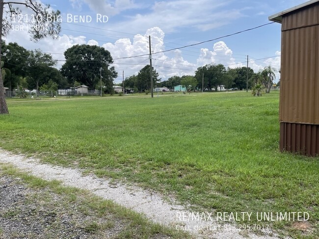 Building Photo - 1 acre Home - 12110 Big Bend Rd Riverview,...