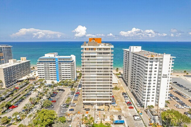 Building Photo - 4020 Galt Ocean Dr