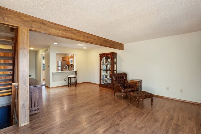 Building Photo - Beautiful Unit on Greenway for rent!
