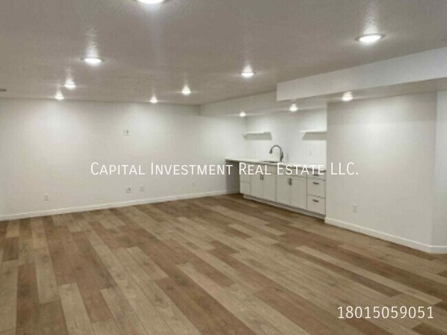 Building Photo - 4692 Camellia Ln