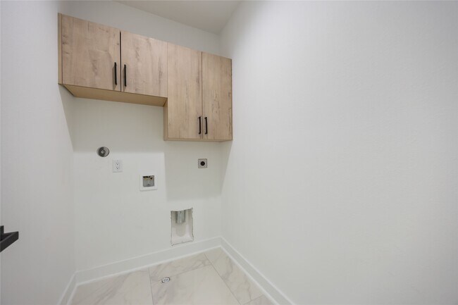 Building Photo - 7961 Henson St