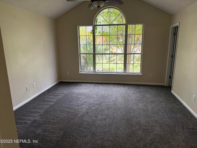 Building Photo - 958 Long Lake Dr