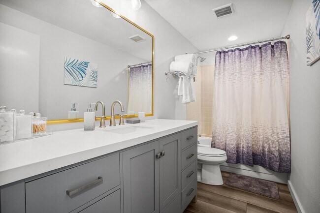 Building Photo - Furnished Short-Term Rental in Eagle – Pool & Prime Location!